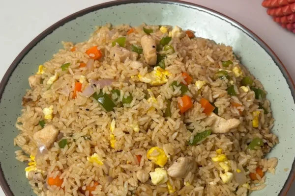 Gebratener Reis mit Hähnchen