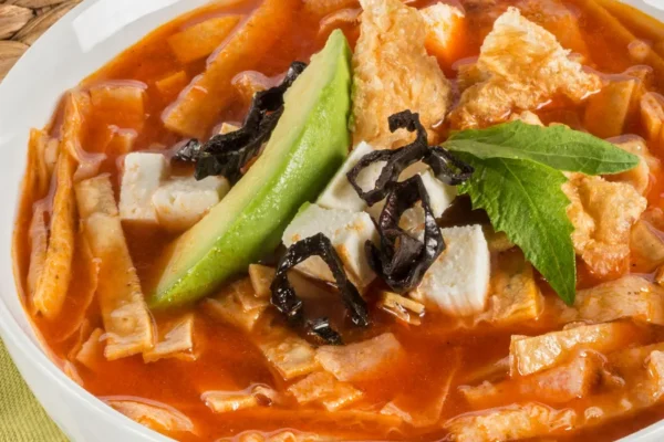 Hähnchen-Tortilla-Suppe