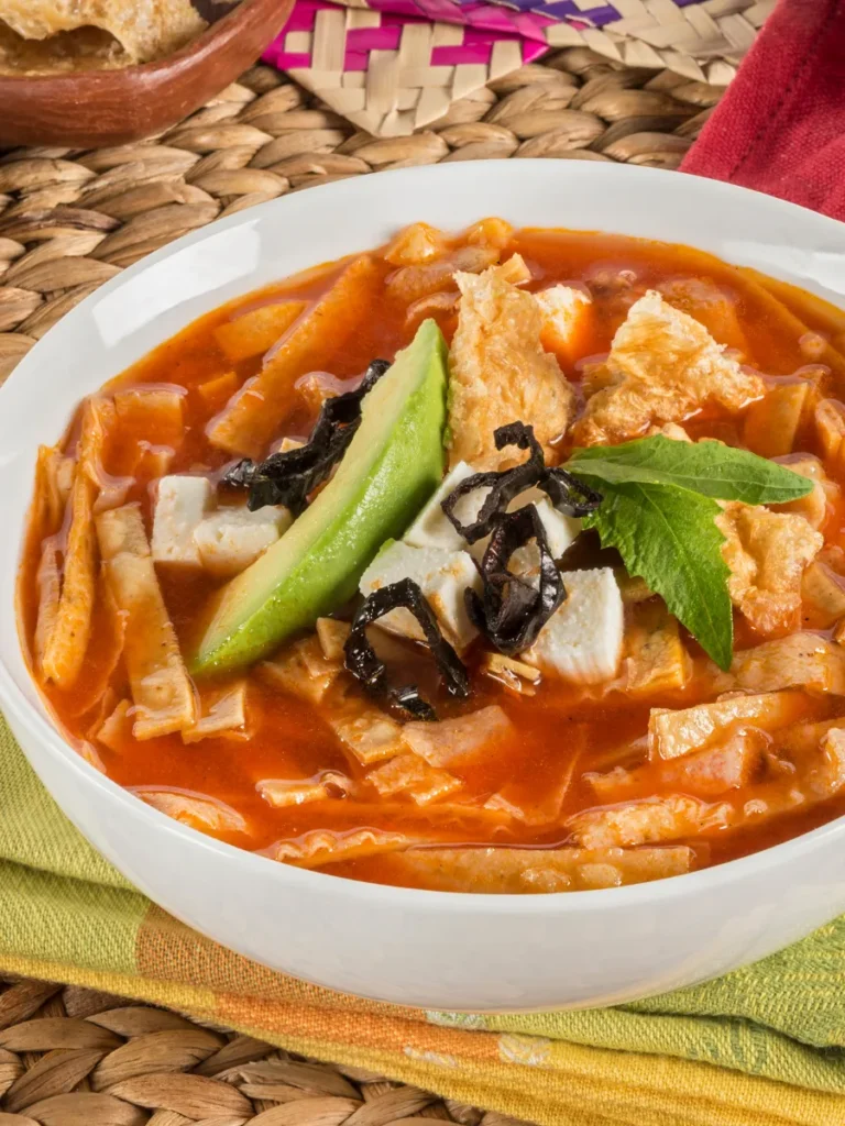Hähnchen-Tortilla-Suppe